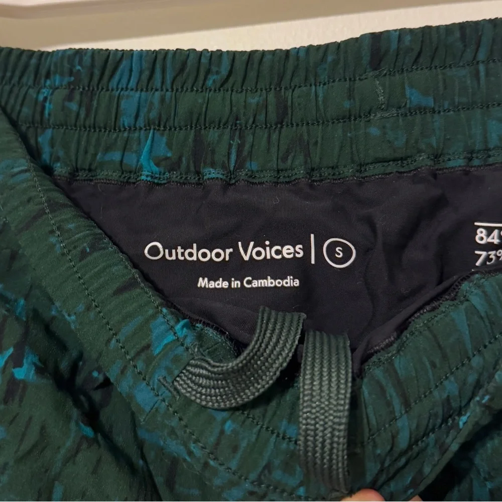 Outdoor Voices Rec Anytime Shorts Size Small Men’s Hunter Green Print